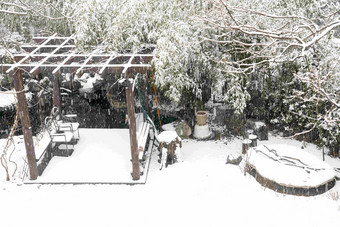 雪中的私家花园