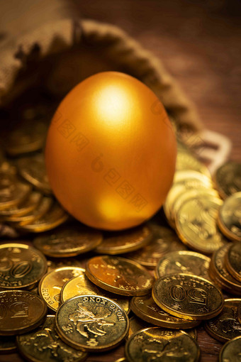 袋子散落的金币和金蛋