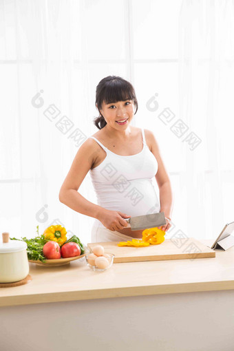 孕妇做饭