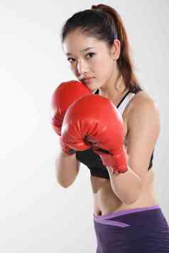 东方青年女子拳击运动