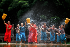 少数民族傣族泼水节摄影图2