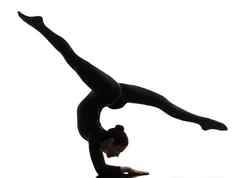 女人柔术演员锻炼体操瑜伽轮廓