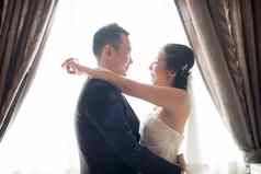 亚洲中国人婚礼夫妇跳舞
