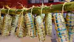 传统的越南食物球泰特圆柱状的糯米