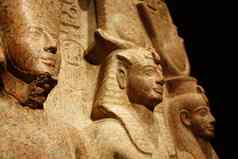 雕像Ramesses阿蒙爱神阿蒙关闭