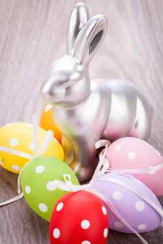 复活节生活银兔子鸡蛋