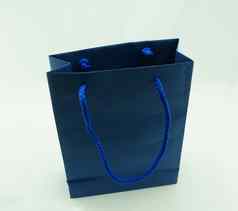 蓝色的购物袋孤立的白色