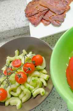 芝麻菜沙拉西红柿橄榄帕尔玛
