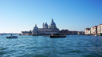 摩托艇航行大运河威尼斯意大利