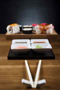 日本混合寿司东方厨房色彩斑斓的主题
