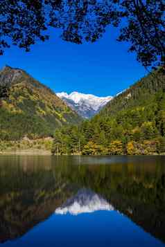 镜子湖九寨沟风景优美的