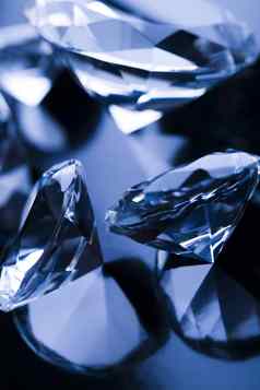 钻石明亮的色彩斑斓的语气概念
