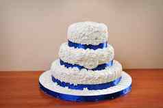 多分层婚礼庆祝活动蛋糕糖花