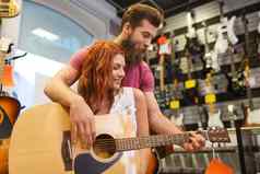 夫妇音乐家吉他音乐商店