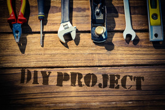 Diy项目桌子上工具