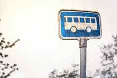 复古的公共汽车停止标志