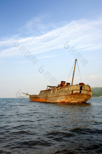 沉木帆船