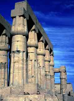 卡纳克寺庙柱廊