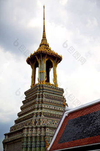 泰国亚洲曼谷雨寺庙宫殿天空