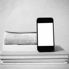 堆栈书聪明的电话黑色的白色颜色语气风格