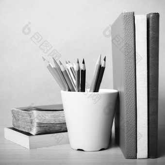 书颜色铅笔黑色的白色颜色语气风格