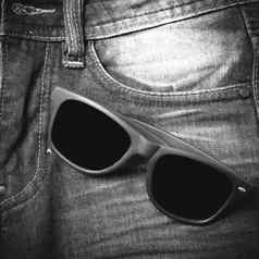 太阳镜珍裤子黑色的白色语气颜色风格