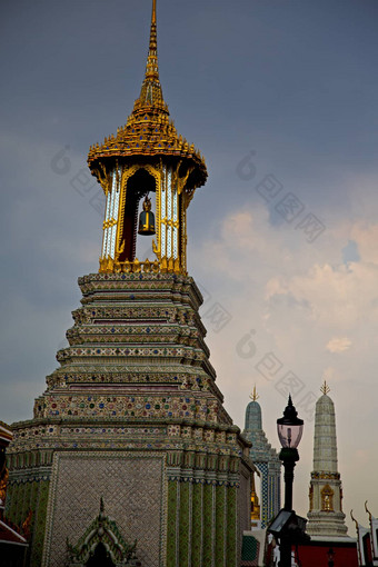 泰国亚洲曼谷雨寺庙贝尔街灯