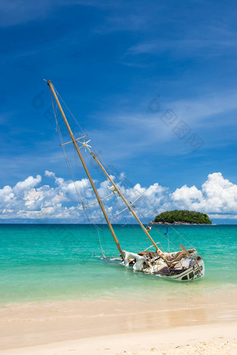 被遗弃的海难海岸这个词海滩<strong>普吉岛</strong>泰国<strong>旅游</strong>具有里程碑意义的