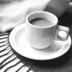 咖啡围巾背景黑色的白色颜色