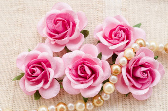 粉红色的<strong>玫瑰</strong>珍珠