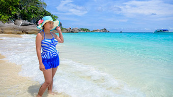 美丽的女人海滩泰国
