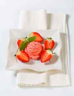 草莓冰冻果子露