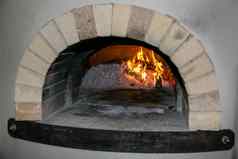 披萨烤箱火