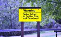 标志警告水上升