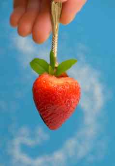 心形状的草莓勺子