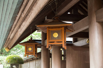 传统的灯笼日本寺庙