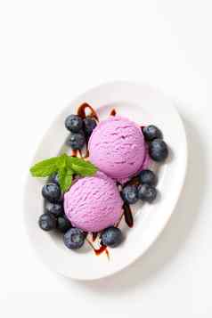 蓝莓冰奶油水果