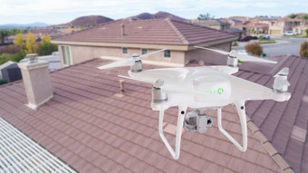 无人驾驶的飞机系统无人机四轴飞行器无人机空气房子检查屋顶