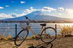 自行车河口湖富士山日本
