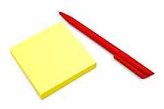 黄色的纸红色的笔