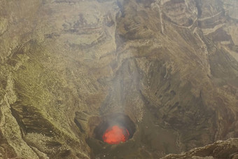 口火山<strong>岩浆</strong>熔融<strong>岩浆</strong>动物的鼻口