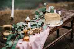 婚礼装饰金蛋糕