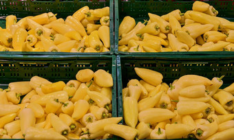 蔬菜水果零售商部分辣椒红辣椒零售商店欧洲蔬菜水果零售商当地的超市