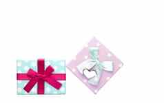 波尔卡虚线礼物盒子丝带弓空白问候卡孤立的白色背景复制空间添加文本圣诞节一年节日