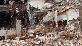 摧毁了建筑工业建筑拆迁爆炸被遗弃的混凝土建筑废墟废地震毁了损坏的倒塌建筑飓风灾难