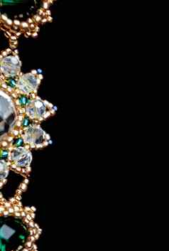 手工制作的珠宝使珠子宏耳环白色珠子耳环石头