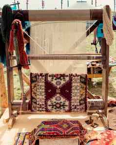 地毯传统的类型织机