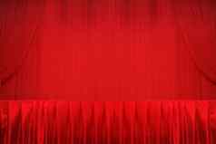 红色的窗帘阶段表格