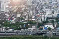 曼谷城市现代办公室建筑空中视图