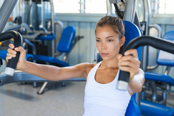 健身房锻炼亚洲女人集中动机培训AEา甲板飞机健身锻炼